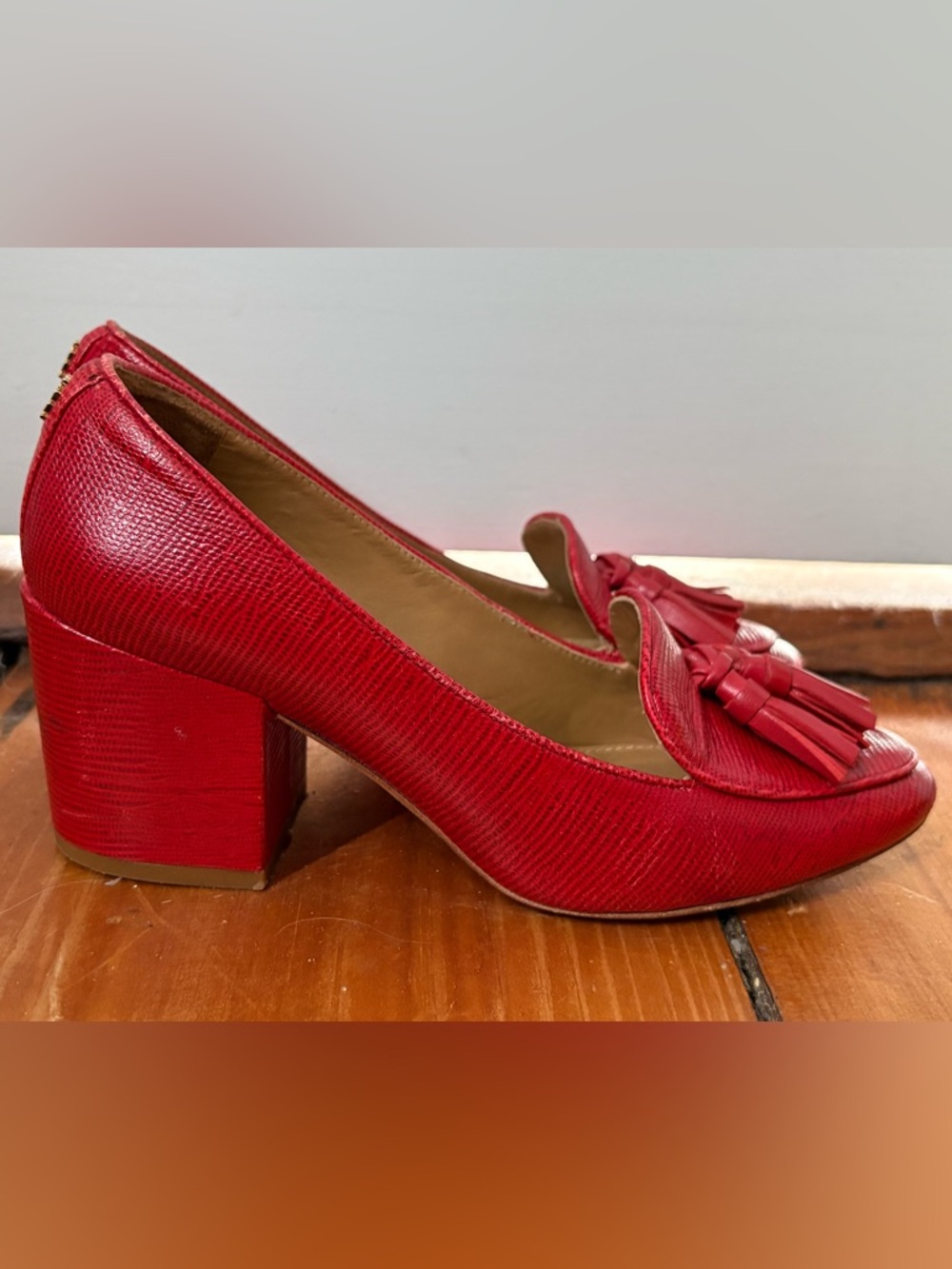 Tory Burch Kira Tassel Embossed Leather Chunky Heels Red Scarlet Ruby, Size 5.5 - Picture 2 of 9